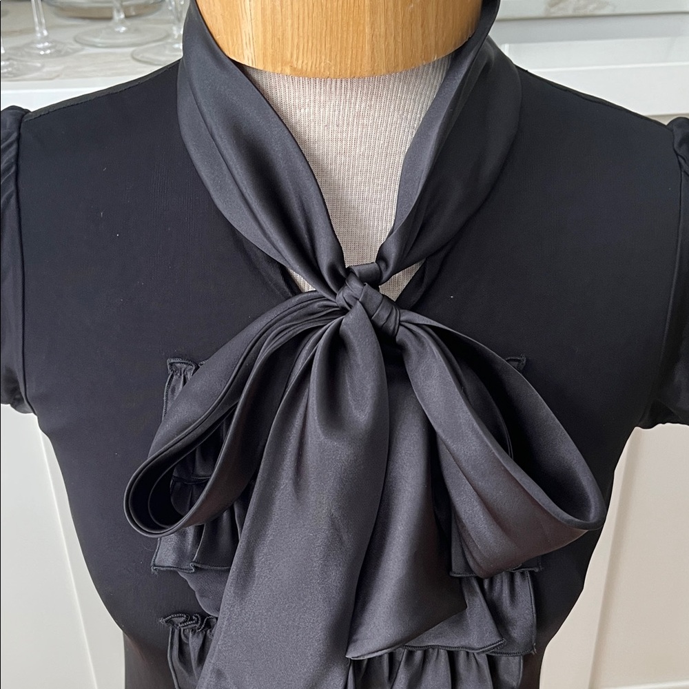 NEW Tristan & Iseut Elegant Black Dress with Neck tie Bow & ruffle bodice detail - Picture 2 of 9
